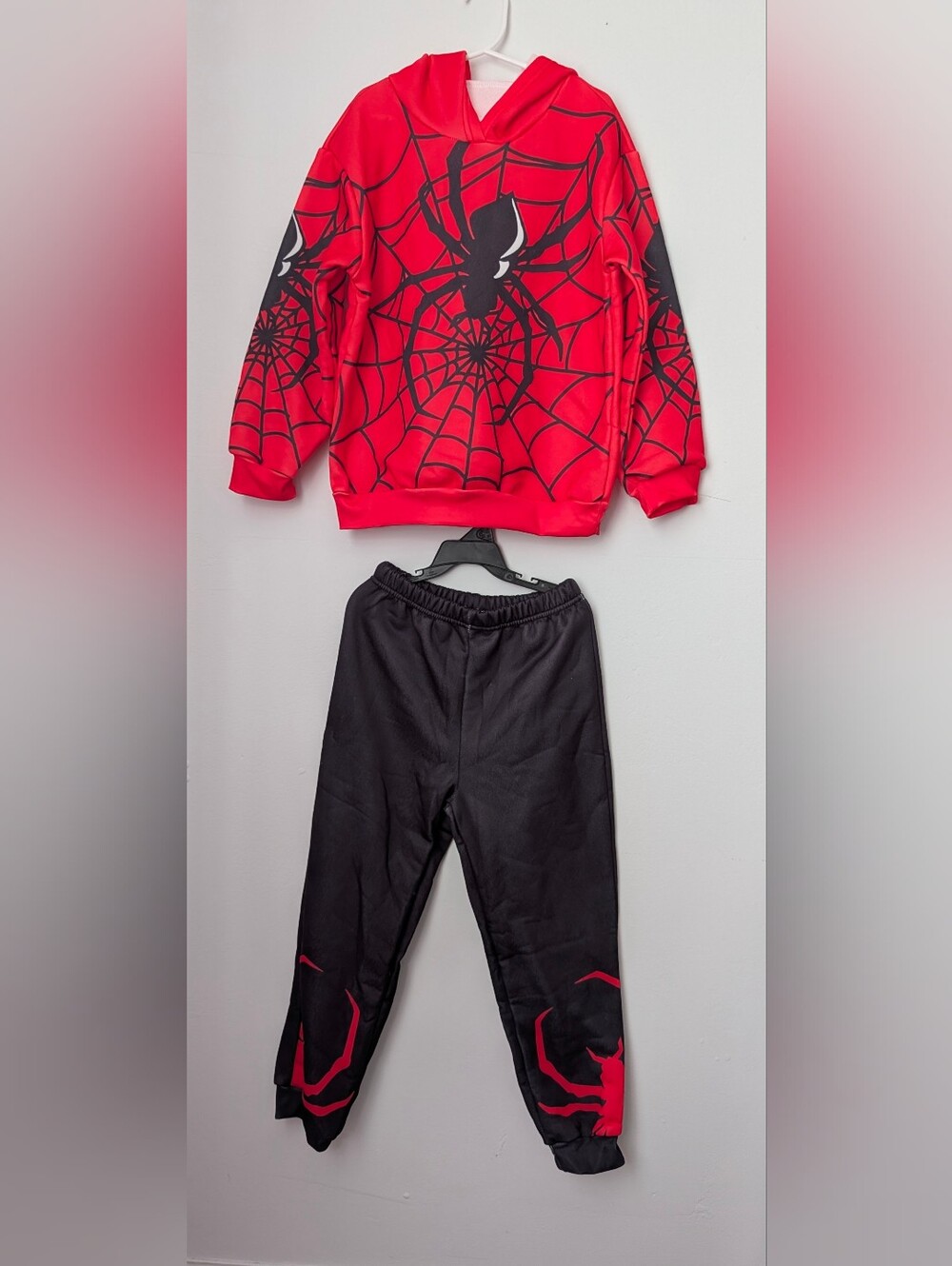 Spider Graphic Hoodie & Sweatpants Set Size 7Y